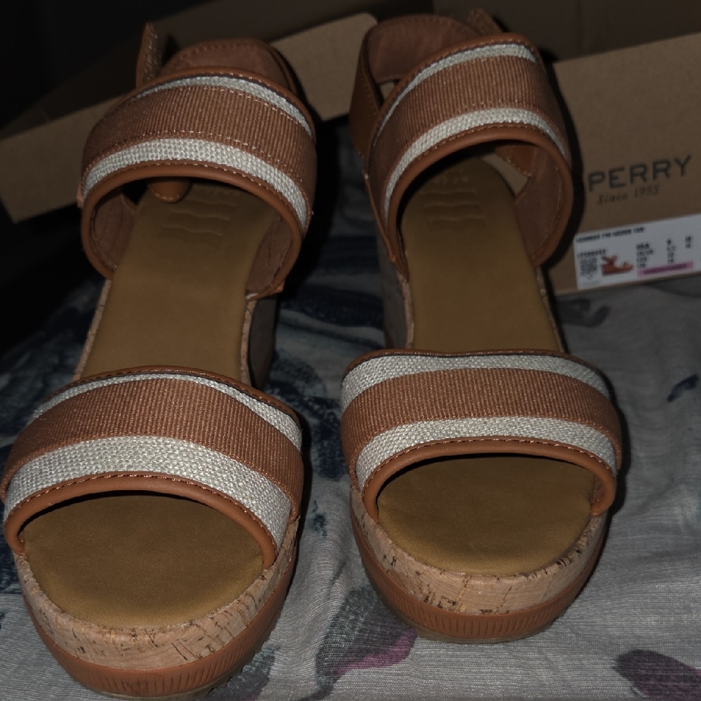 Sperry Women's Brown and Cream Sandals